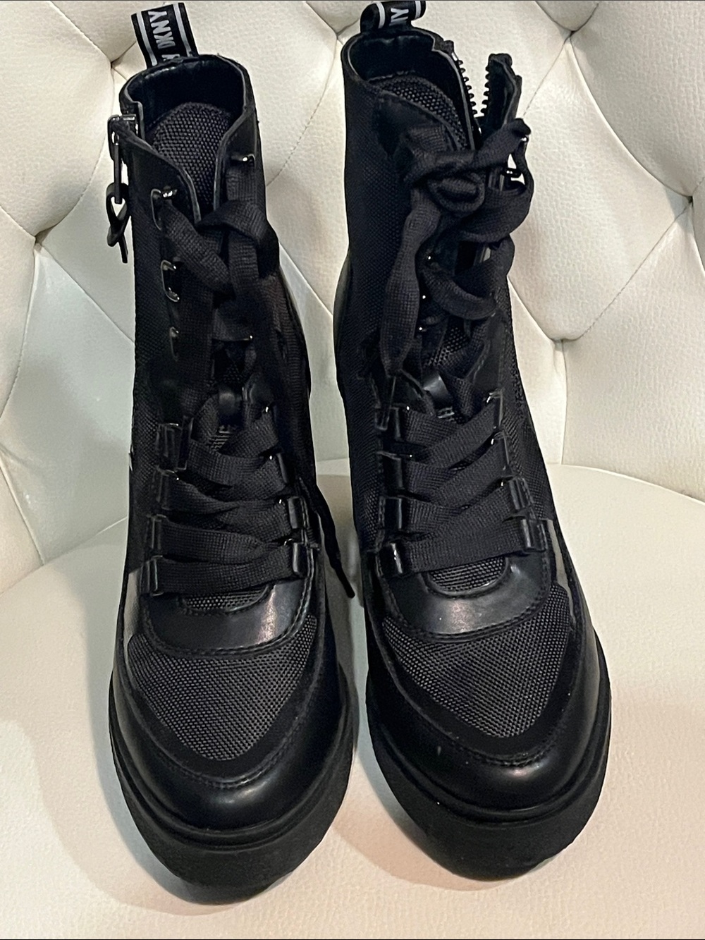 DKNY Black Lace-Up Platform Lug Heeled Ankle Boots Size 8 Eye Catching - Picture 6 of 12